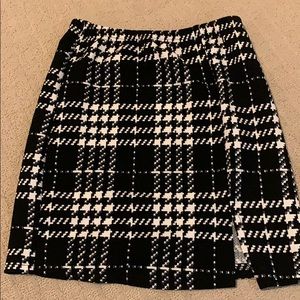 Shein black and white plad skirt